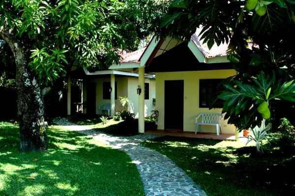 Puesta Del Sol Beach Bungalows And Restobar Mambajao Eksteriør bilde