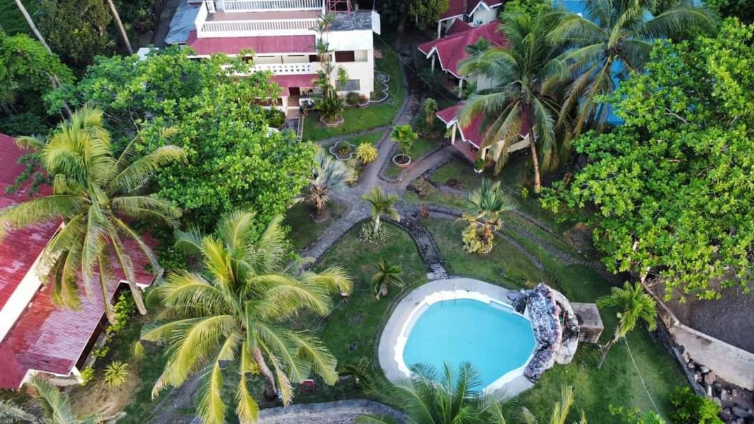 Puesta Del Sol Beach Bungalows And Restobar Mambajao Eksteriør bilde