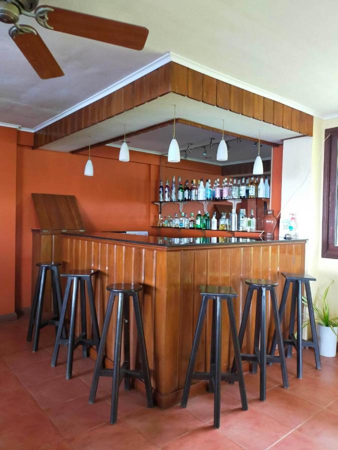 Puesta Del Sol Beach Bungalows And Restobar Mambajao Eksteriør bilde
